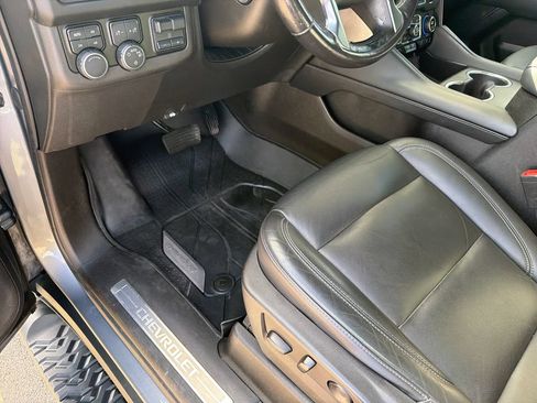Used 2021 Chevrolet Tahoe Z71 w/ Z71 Signature Package AWD/4WD image 21