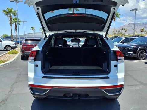 Used 2024 Volkswagen Atlas Cross Sport SE AWD/4WD image 16