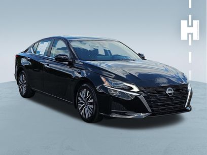 Used 2023 Nissan Altima 2.5 SV w/ SV Premium Package
