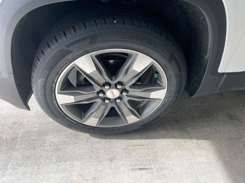 Used 2018 GMC Acadia SLT AWD/4WD image 10