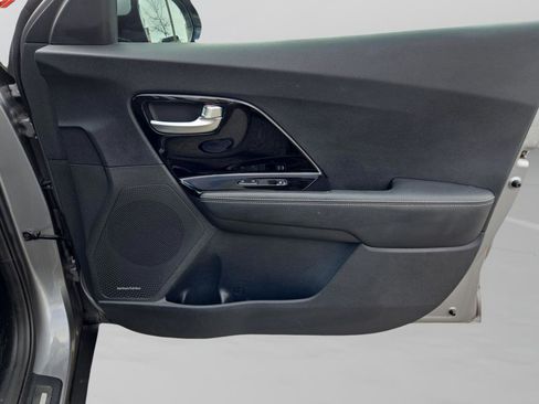 Used 2022 Kia Niro EX Premium image 30