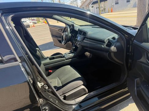 Used 2017 Honda Civic Sport image 12