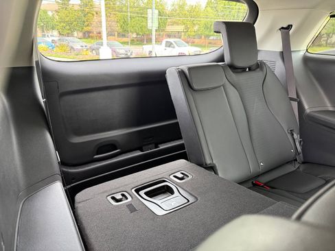 New 2025 Kia Carnival SX Prestige image 21