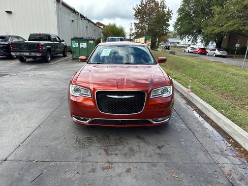Used 2021 Chrysler 300 Touring L image 5