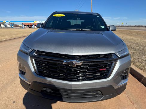 Used 2023 Chevrolet Traverse RS image 8