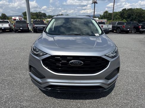 Used 2023 Ford Edge SE w/ Black Appearance Package AWD/4WD image 2