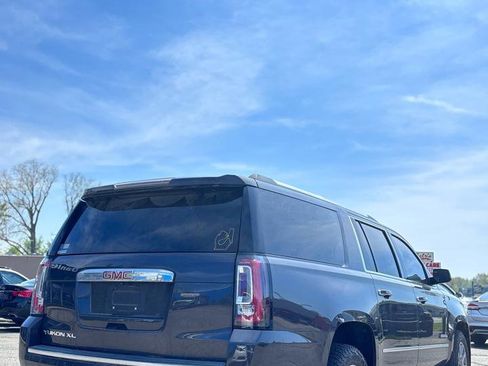 Used 2015 GMC Yukon XL Denali w/ Premium Package AWD/4WD image 4