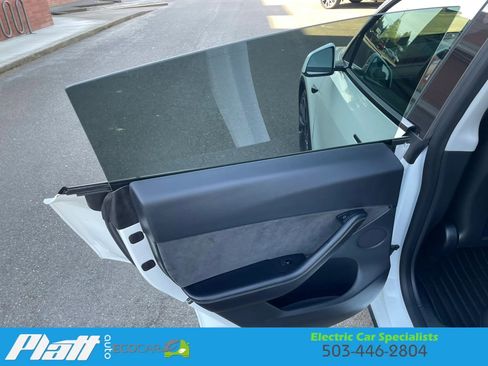 Used 2022 Tesla Model Y Performance AWD/4WD image 36