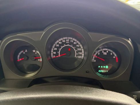 Used 2010 Dodge Avenger SXT FWD image 23
