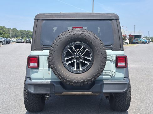 Used 2023 Jeep Wrangler Sport AWD/4WD image 9