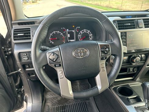Used 2020 Toyota 4Runner SR5 Premium image 26