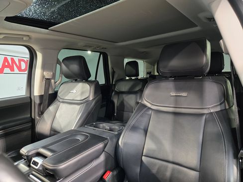 Used 2025 Ford Expedition Platinum AWD/4WD image 24