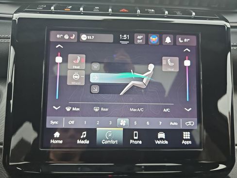 Used 2023 Jeep Grand Cherokee Altitude image 23