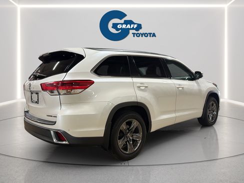 Used 2018 Toyota Highlander Limited Platinum AWD/4WD image 8
