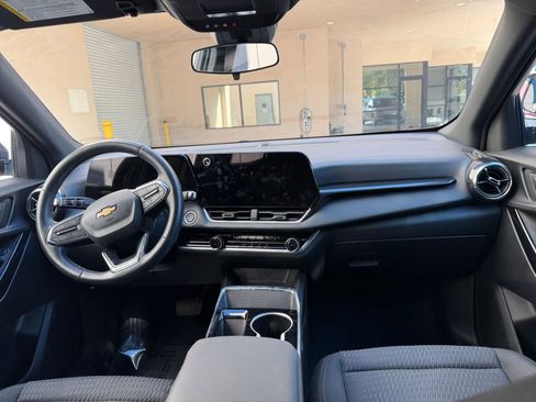 Used 2025 Chevrolet Equinox LT image 27