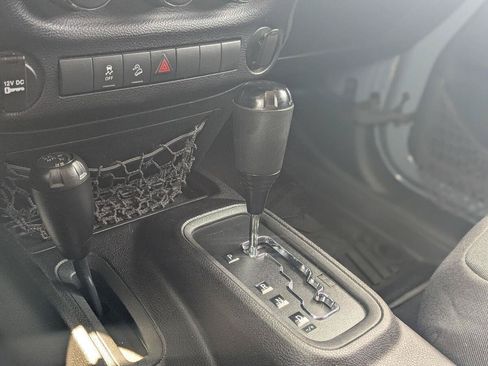 Used 2015 Jeep Wrangler Unlimited Sport AWD/4WD image 25