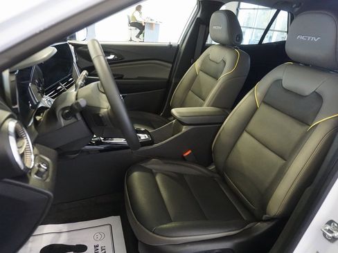 Used 2025 Chevrolet Trax ACTIV w/ Sunroof Package image 20