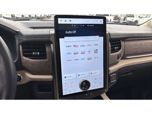 Used 2022 Ford Expedition Max Limited image 19