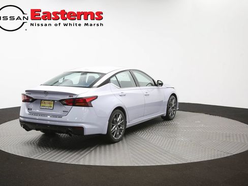 Used 2023 Nissan Altima 2.0 SR FWD image 39