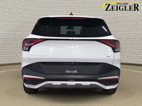 Used 2025 Kia Sportage LX AWD/4WD image 6