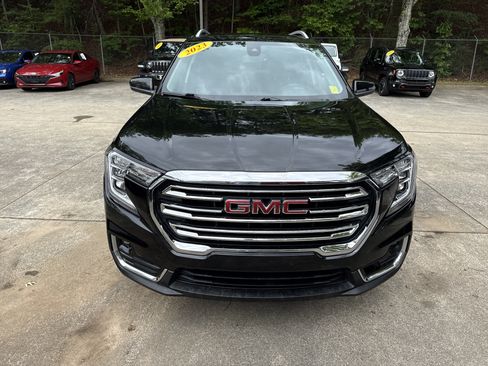 Used 2023 GMC Terrain SLT AWD/4WD image 2