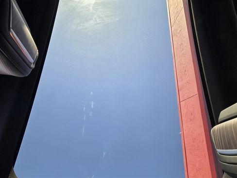 Used 2024 BMW i7 eDrive50 w/ Executive Package image 24