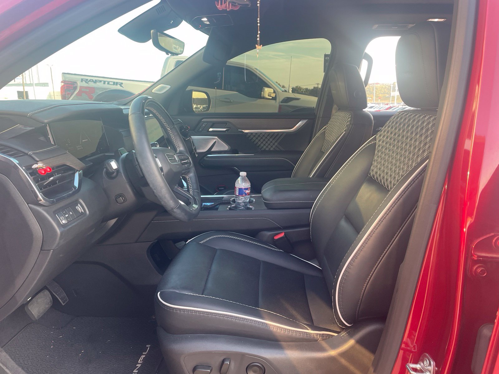 Used 2025 GMC Acadia Denali w/ Super Cruise Package FWD image 5