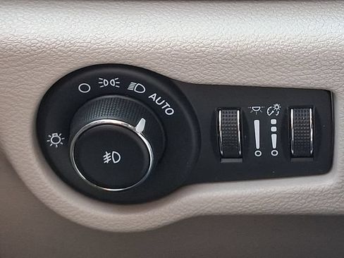 Used 2022 Chrysler Pacifica Touring-L FWD image 23