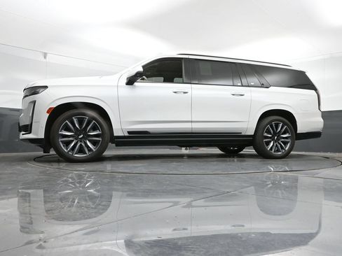 Used 2024 Cadillac Escalade ESV Sport Platinum AWD/4WD image 47