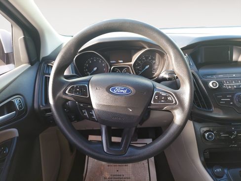 Used 2018 Ford Focus SE FWD image 15