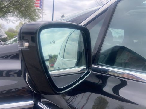 Certified 2018 Buick Enclave Premium w/ Experience Buick Package AWD/4WD image 18