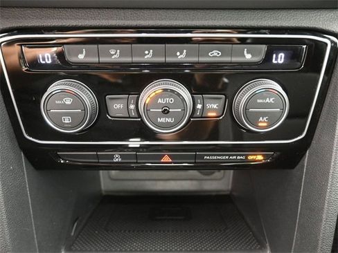 Certified 2023 Volkswagen Atlas Cross Sport SE image 4