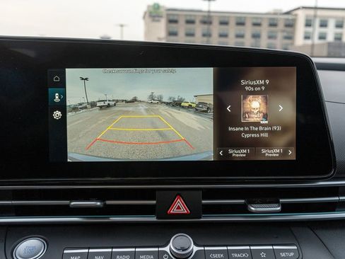 New 2025 Hyundai Elantra Limited image 35