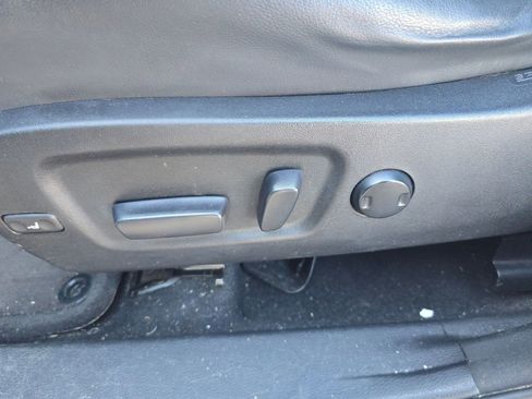 Used 2016 Toyota Highlander XLE image 11