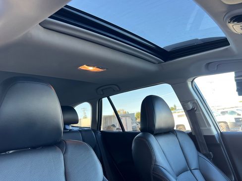 Used 2021 Subaru Outback Limited image 17