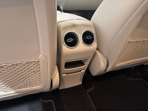 Used 2023 Mercedes-Benz GLB 250 4MATIC image 18