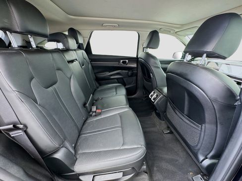 Used 2025 Kia Sorento S w/ Panoramic Sunroof Package FWD image 20