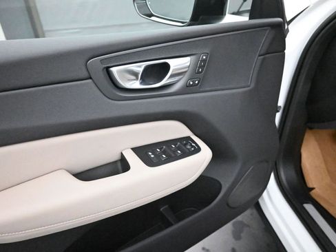 New 2026 Volvo XC60 B5 Core w/ Climate Package image 5