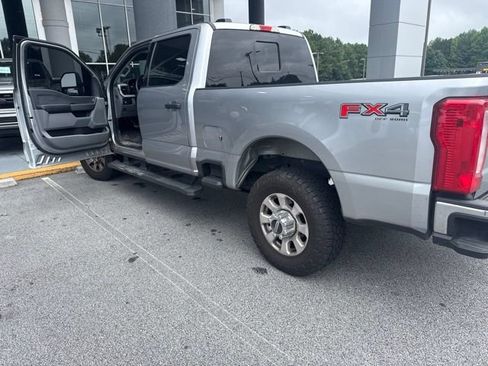 Used 2023 Ford F250 XLT AWD/4WD image 5