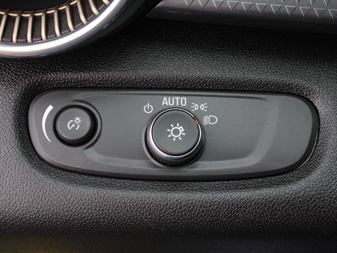 Used 2024 Chevrolet Trax ACTIV w/ Sunroof Package FWD image 10