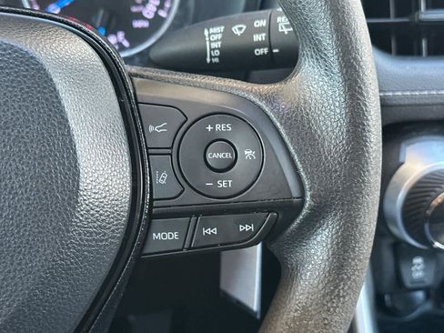 Used 2019 Toyota RAV4 LE AWD/4WD image 26