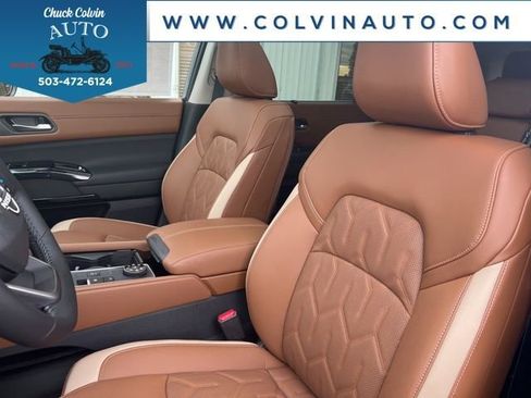 New 2026 Nissan Pathfinder Platinum image 14