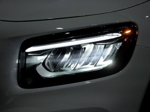 New 2026 Mercedes-Benz GLB 250 image 8