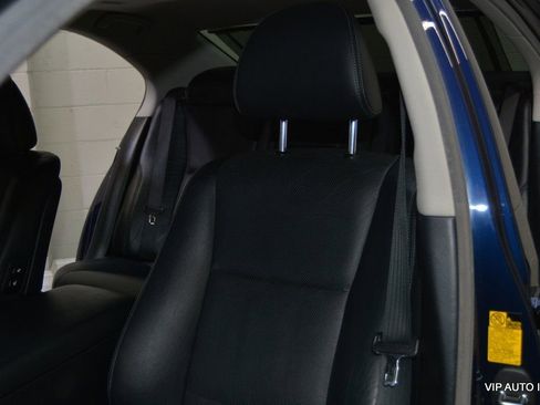Used 2013 Lexus LS 460 w/ Comfort Pkg RWD image 12