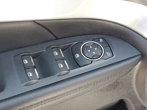 Used 2017 Ford Explorer XLT AWD/4WD image 18