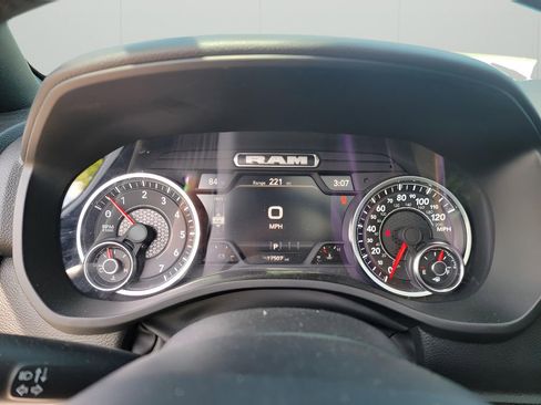 Used 2025 RAM 1500 Big Horn AWD/4WD image 14