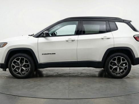 Used 2025 Jeep Compass Limited AWD/4WD image 5