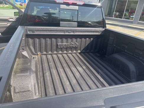 Used 2022 Chevrolet Silverado 1500 High Country w/ High Country Premium Package image 29