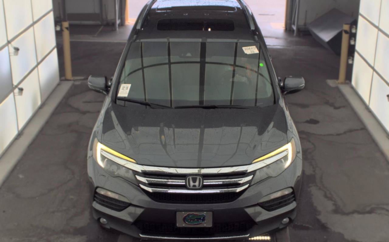 Used 2017 Honda Pilot Elite image 2