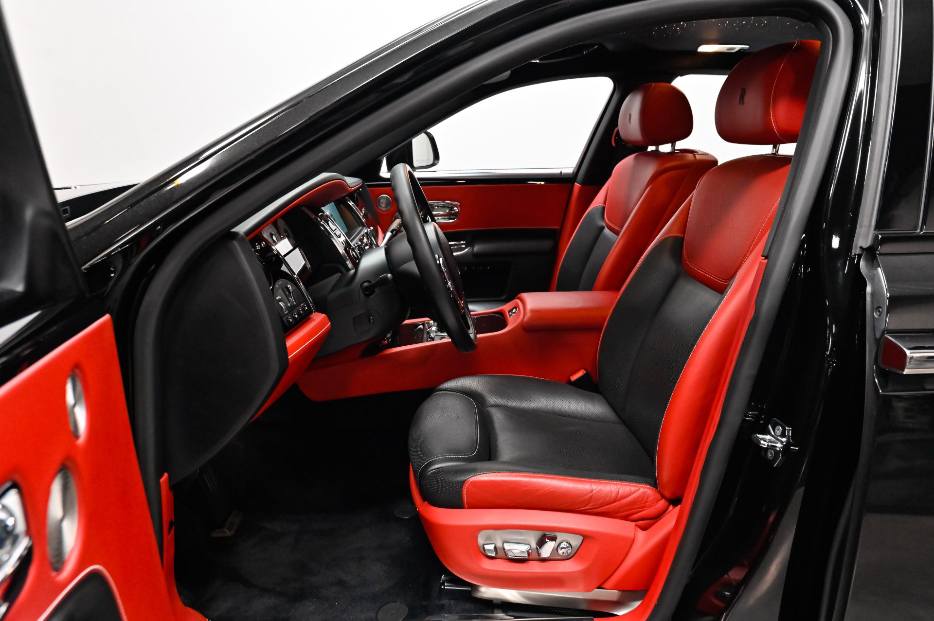 Used 2017 Rolls-Royce Ghost RWD image 7